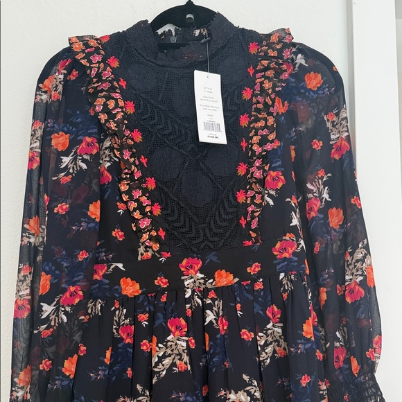 Chic Black Floral Long Sleeve Dress - Picture 5 of 8